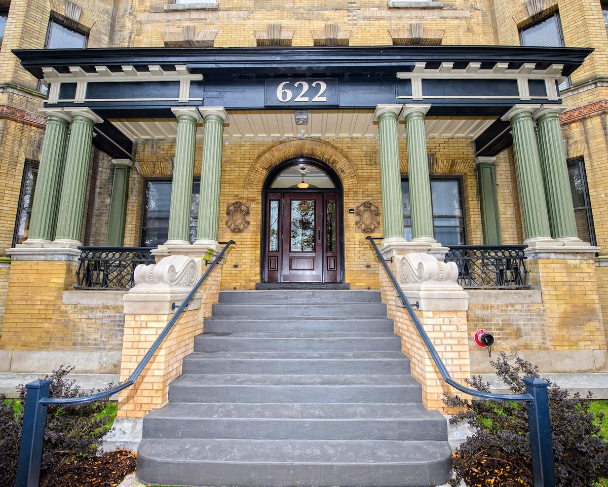 Exterior photo 13