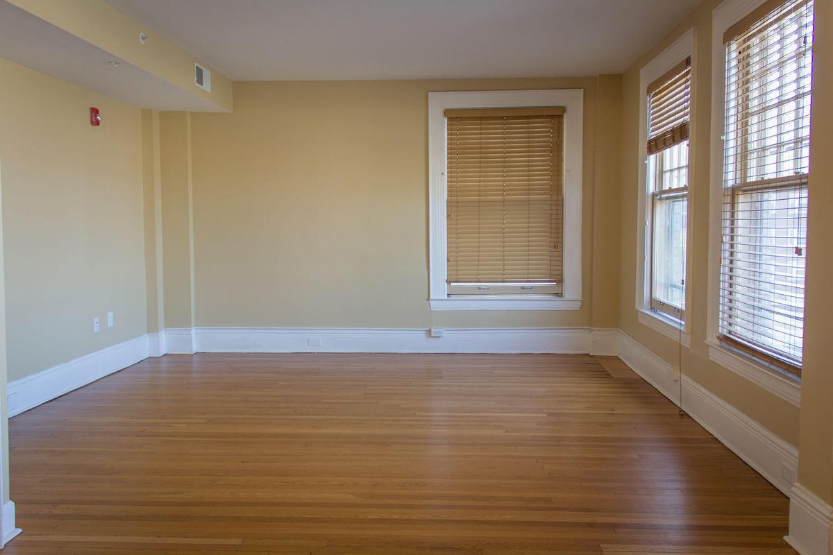 Interior photo 16