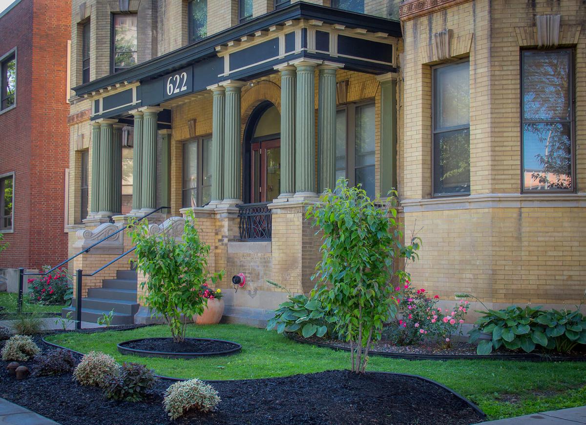 Exterior photo 7